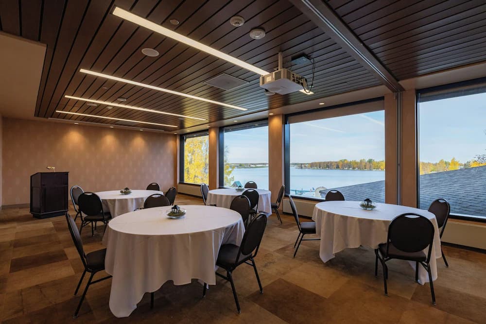 Banquet hall