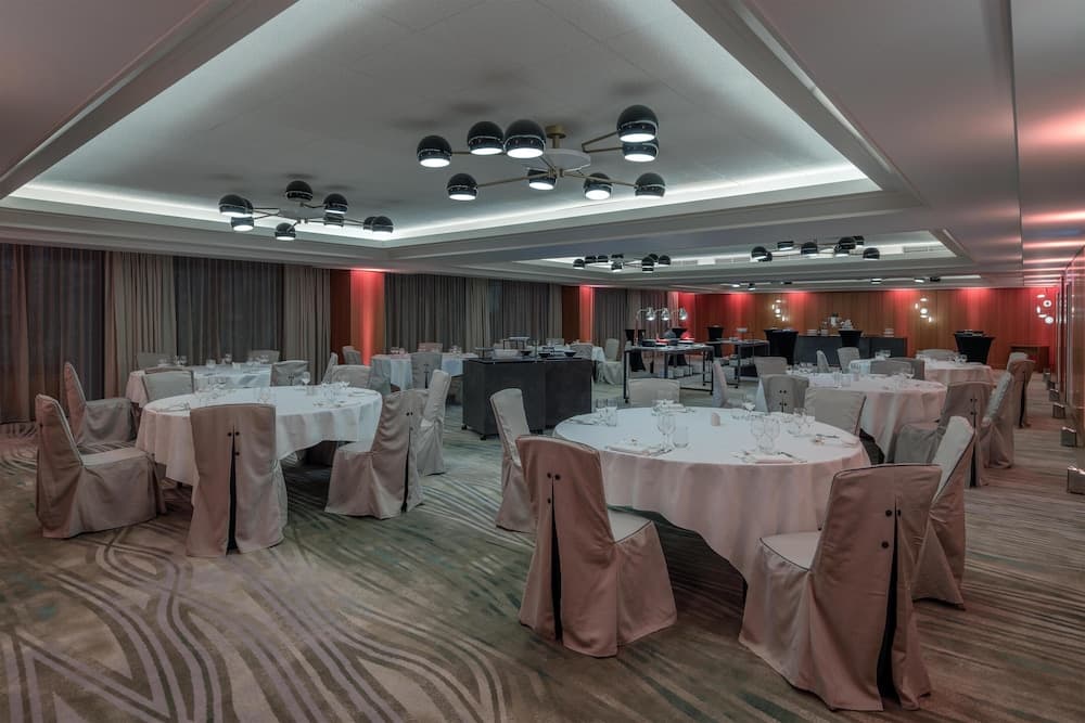 Meeting facility