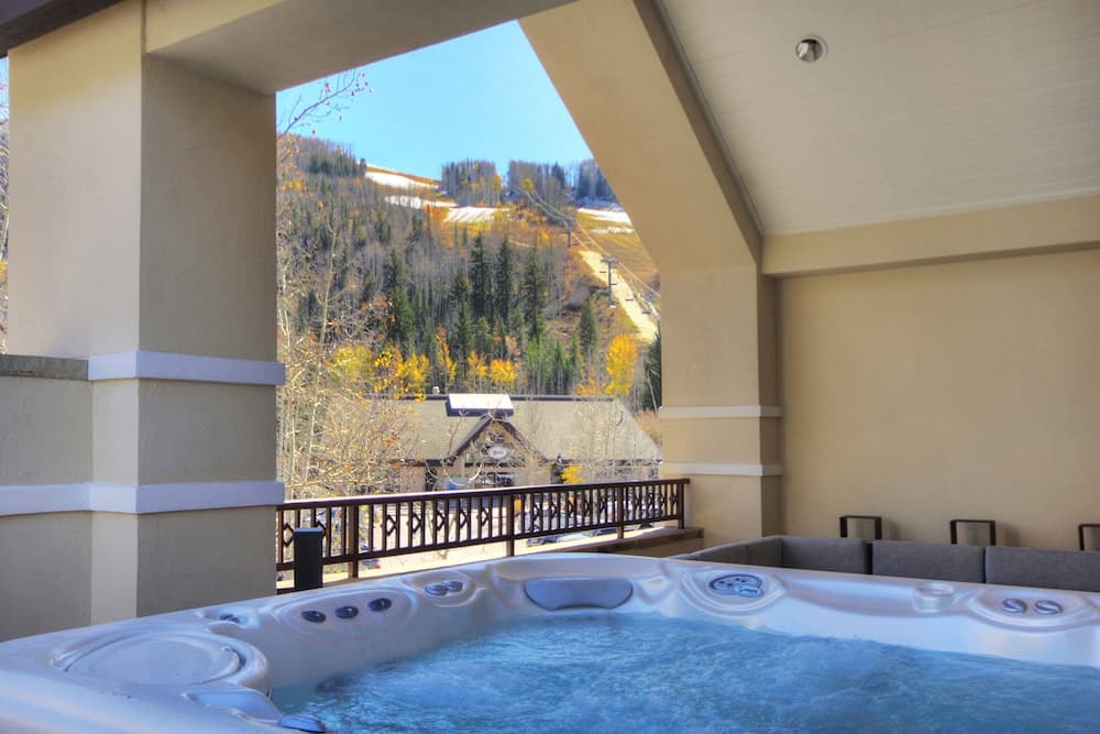 Jetted tub