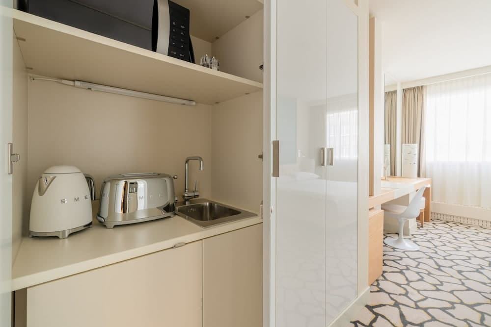 Private kitchenette