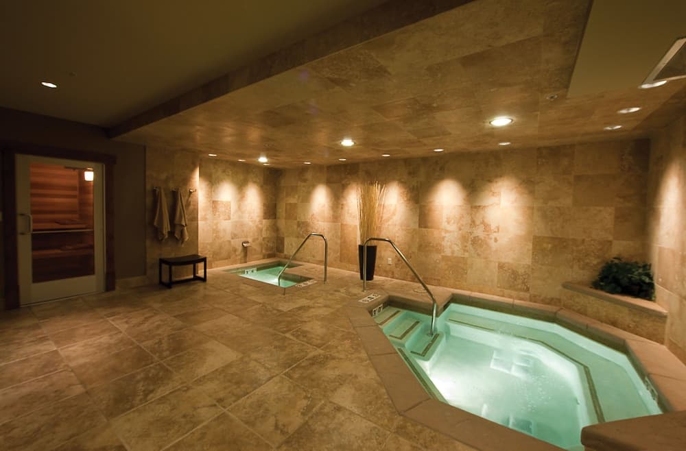 Indoor spa tub