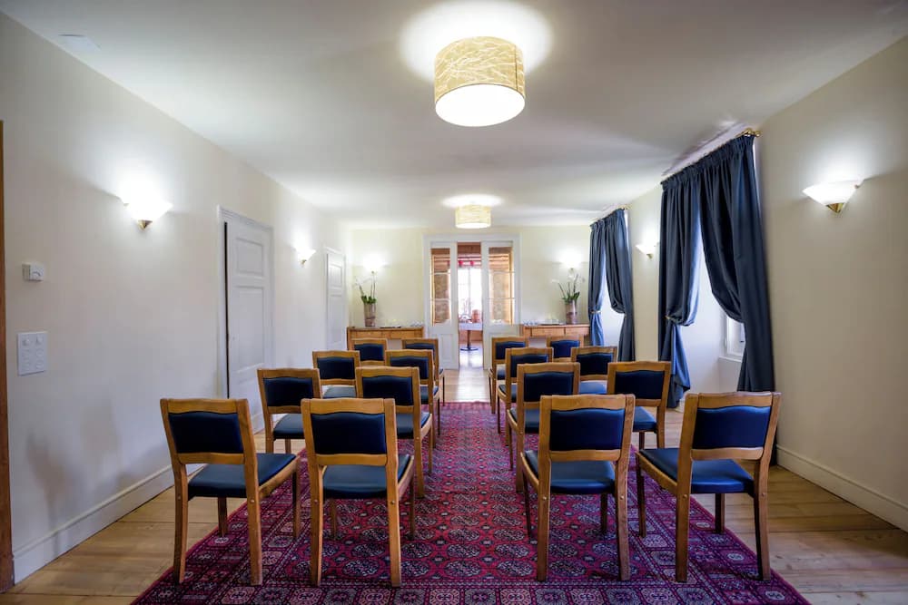 Meeting facility