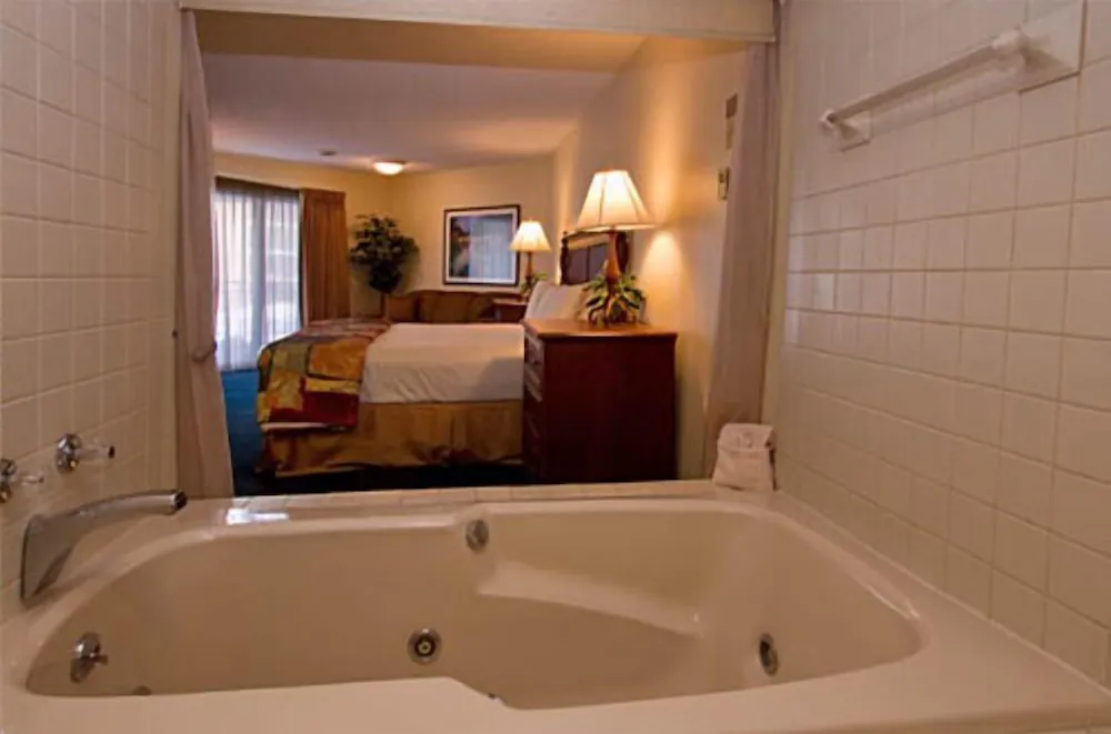 Jetted tub