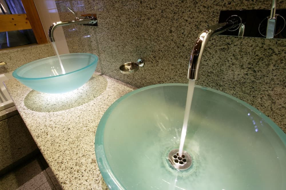 Bathroom sink