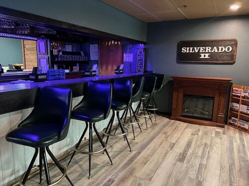 Poolside bar