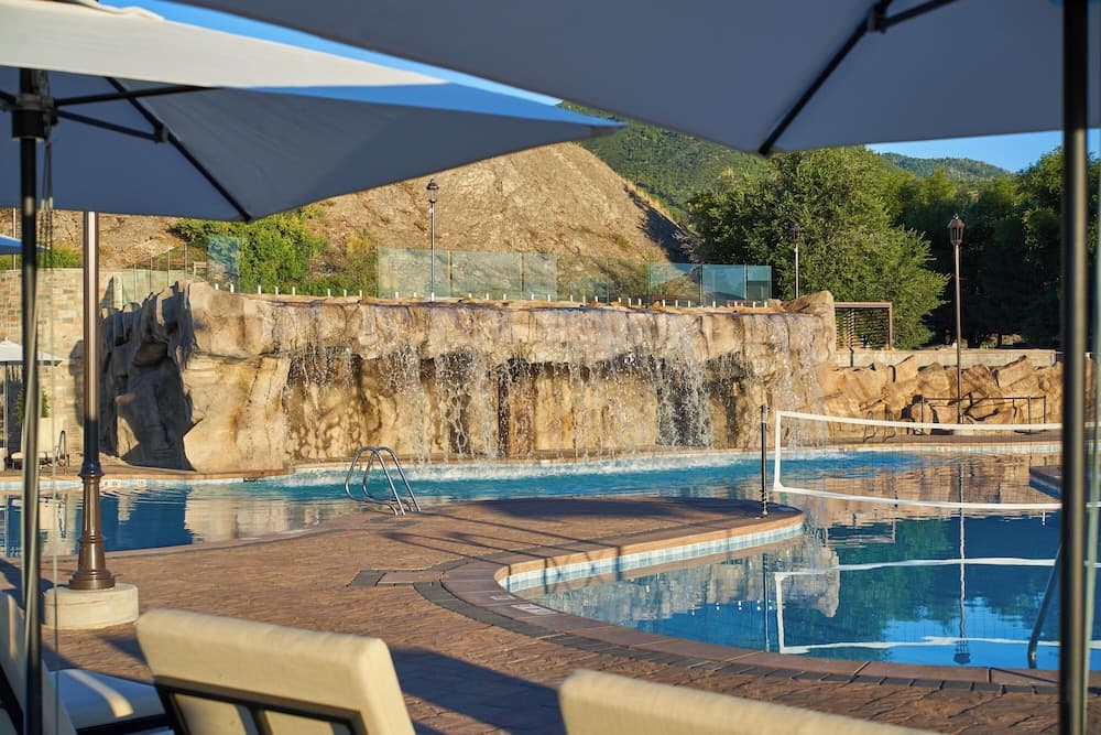 Pool waterfall