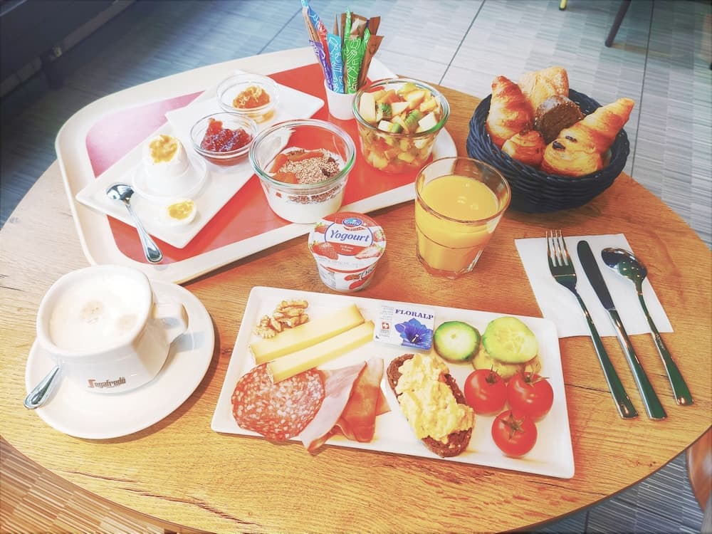 Breakfast meal