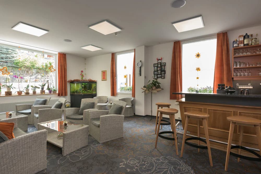 Lobby lounge