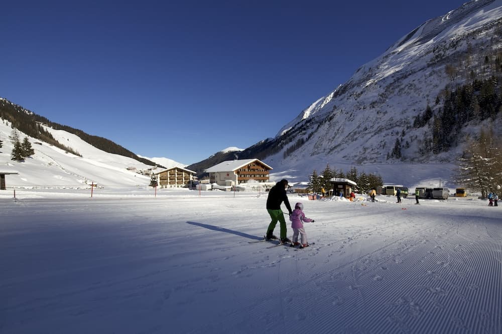 Snow and ski sports