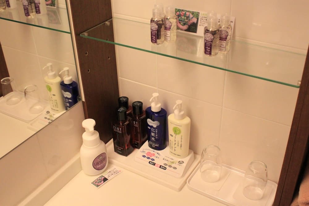 Bathroom amenities