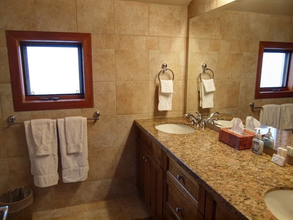 Bathroom sink
