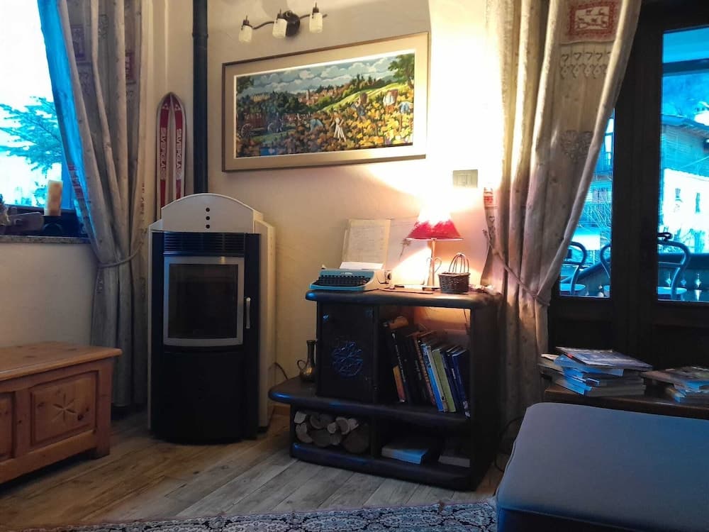 Children's play area - indoor