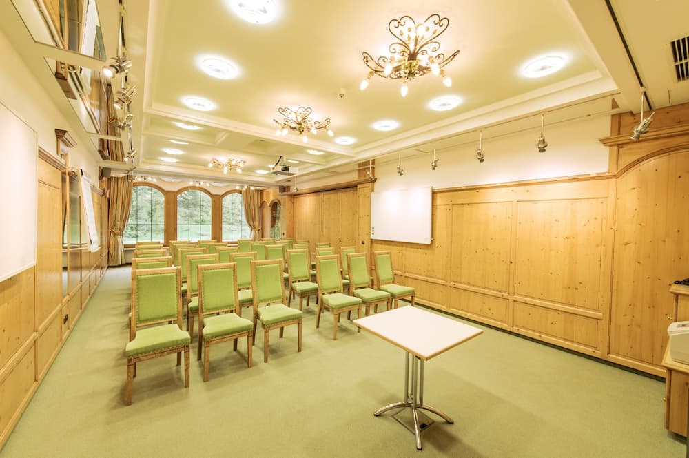 Meeting facility
