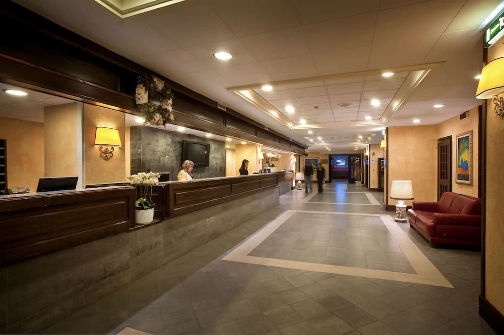 Check-in/check-out kiosk