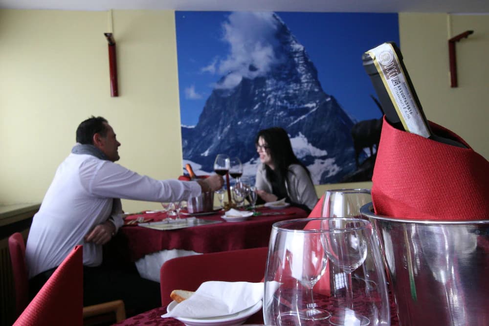 Couples dining