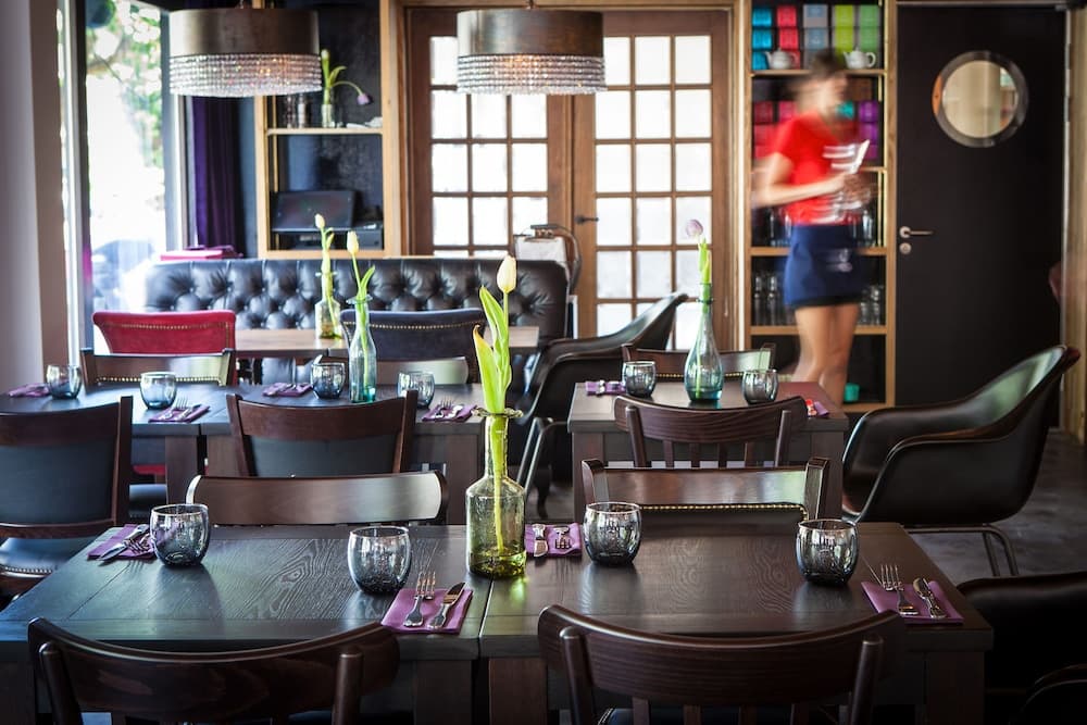 Cafe