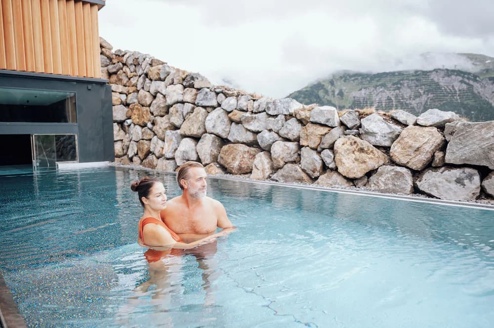 Infinity pool