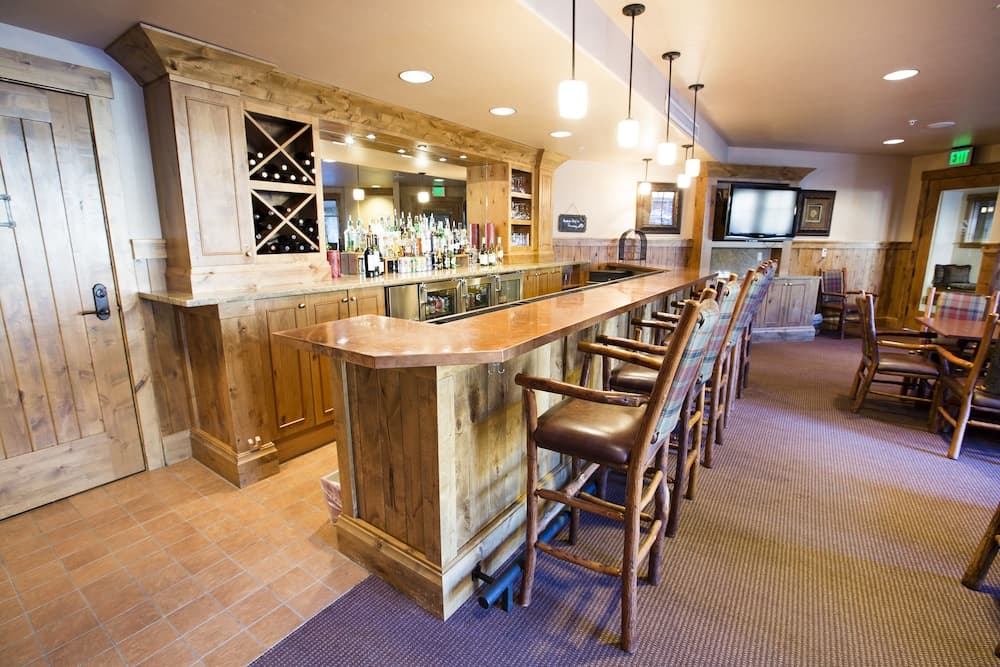 Poolside bar