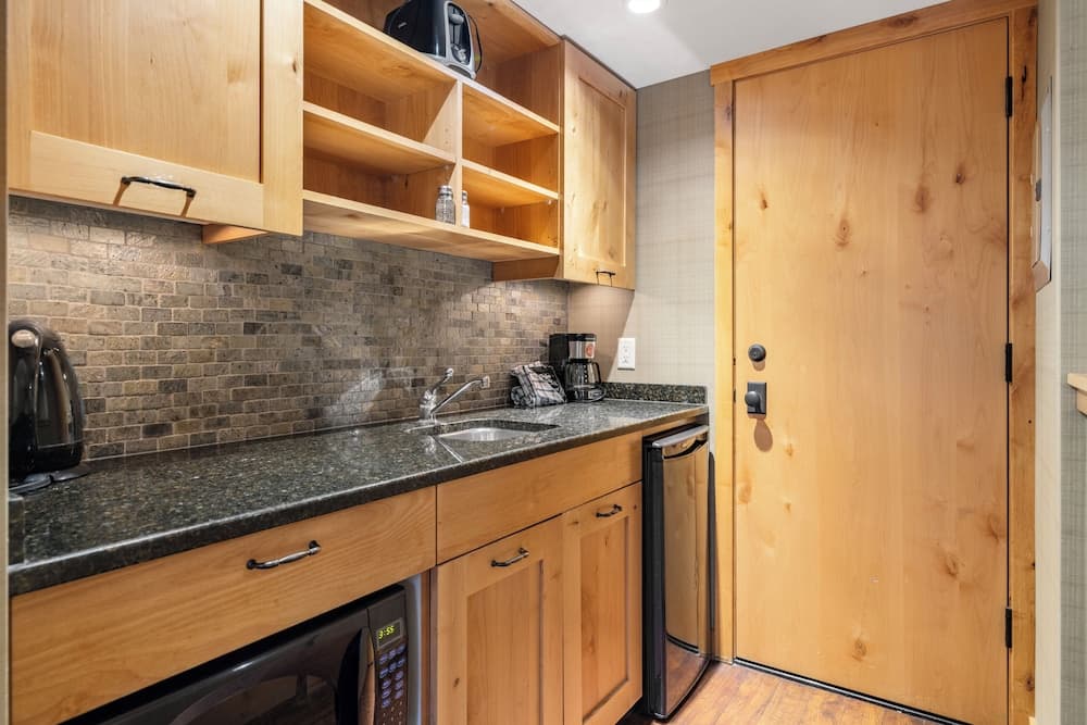 Private kitchenette