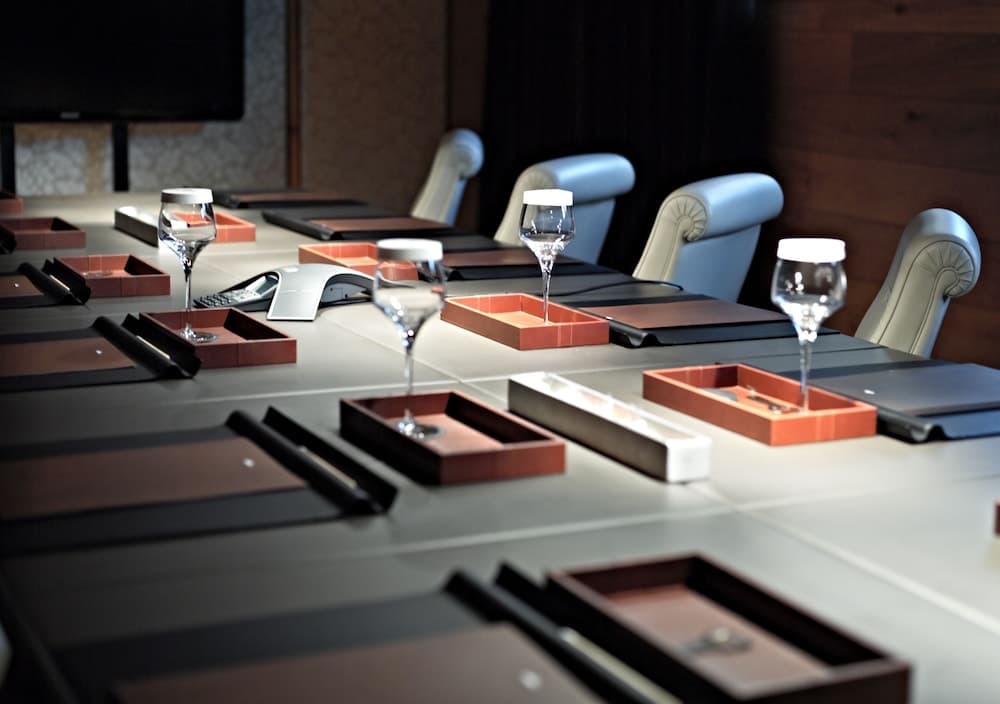 Meeting facility
