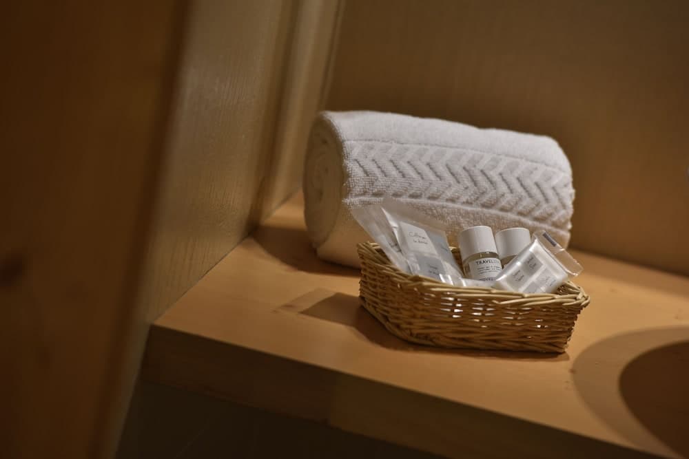 Bathroom amenities