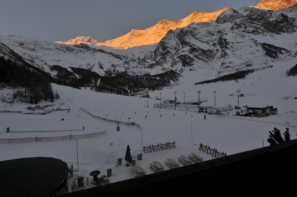Snow and ski sports