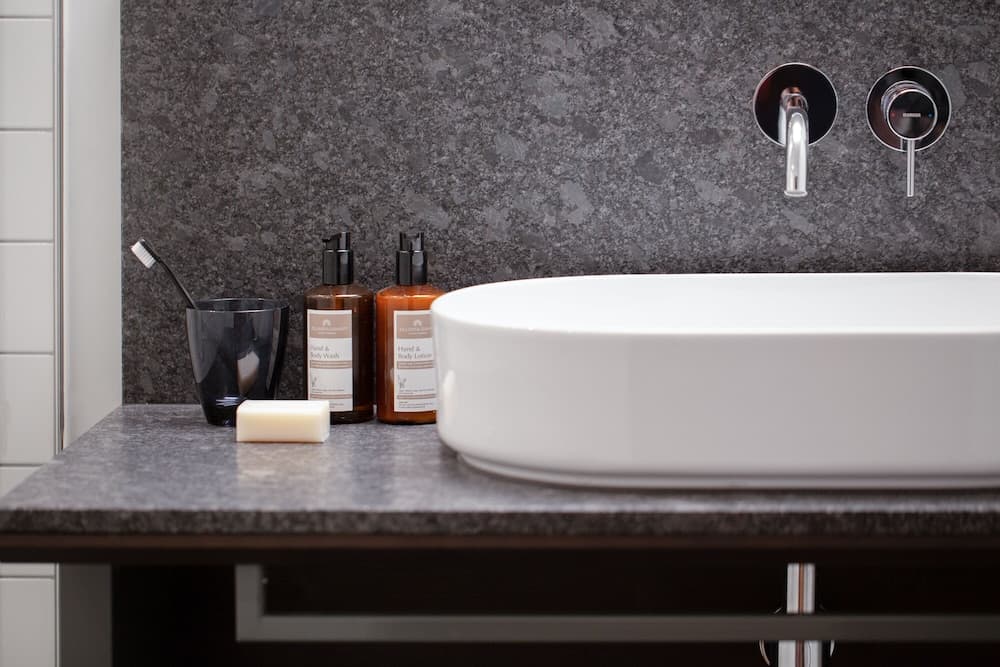Bathroom sink
