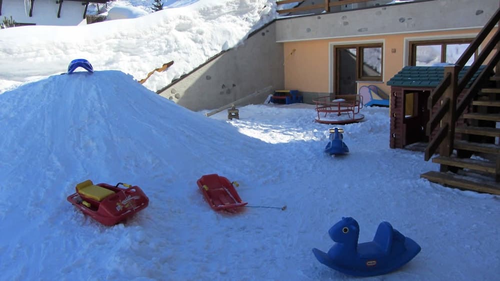 Children's play area - outdoor