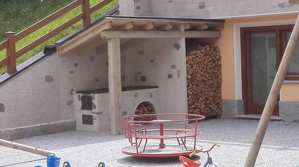 Children's play area - outdoor