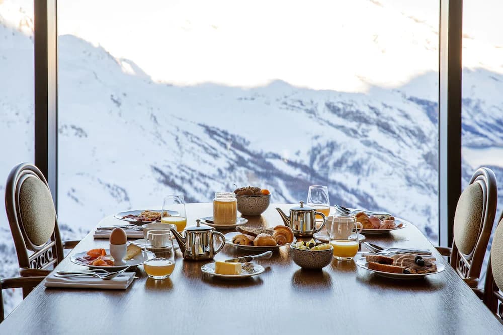 Breakfast buffet