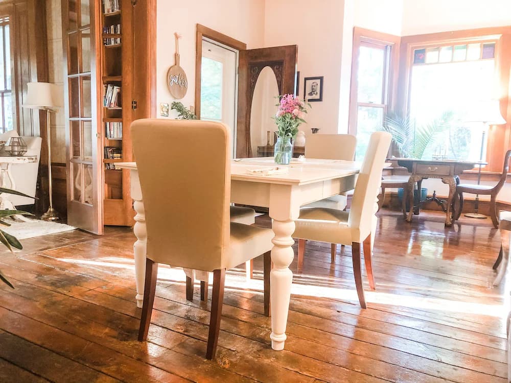 Breakfast area