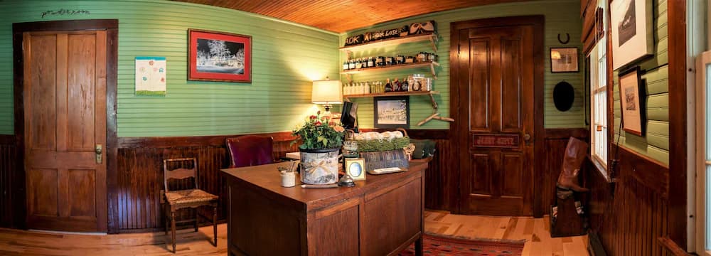 Concierge desk