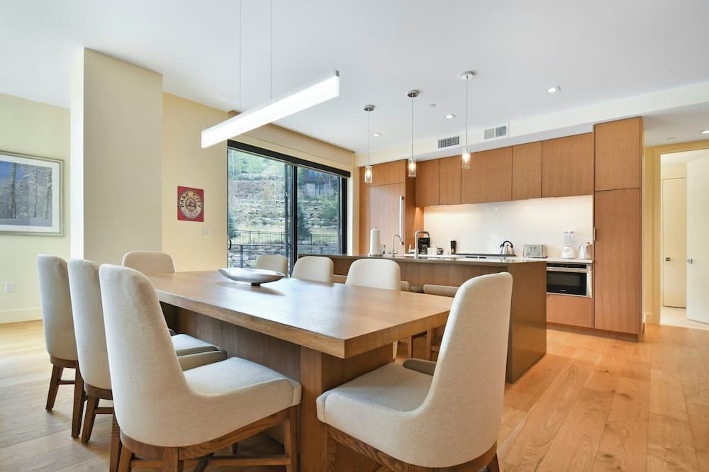 In-room dining