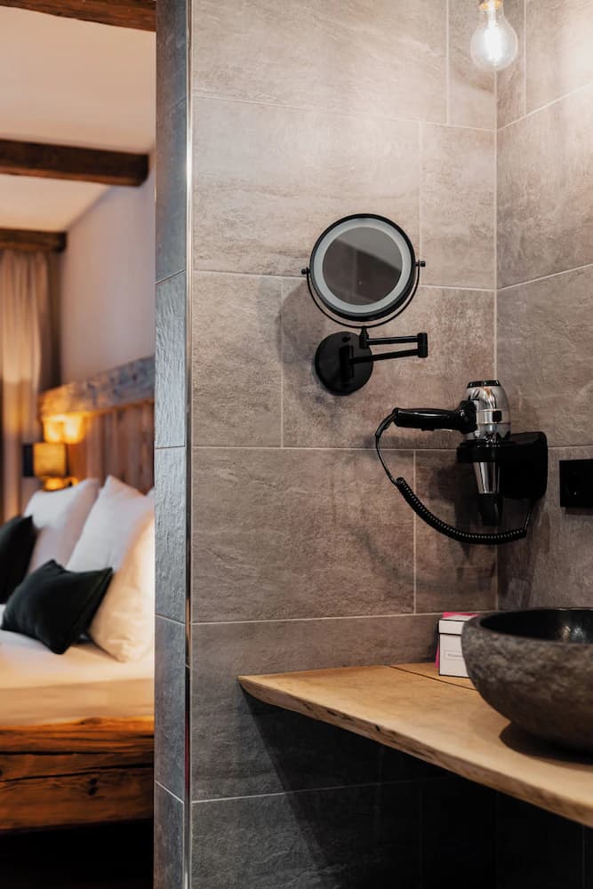 Bathroom amenities
