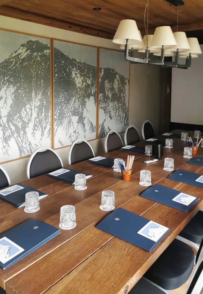 Meeting facility