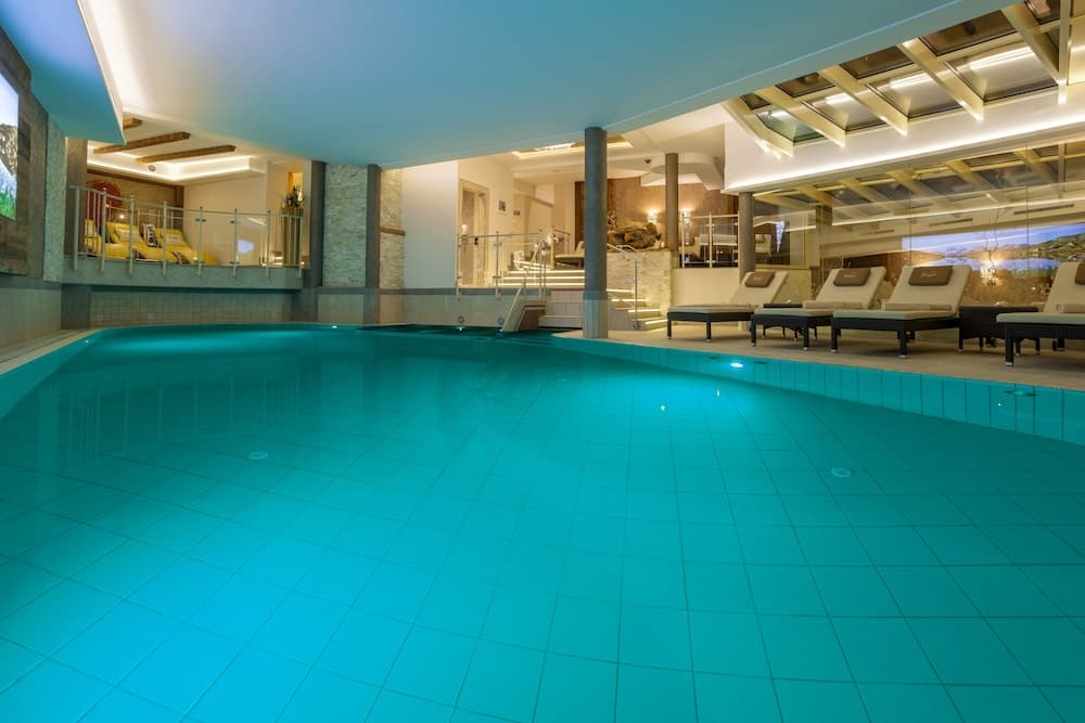 Exercise/lap pool