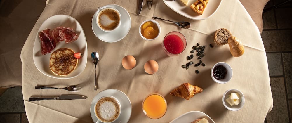 Breakfast meal