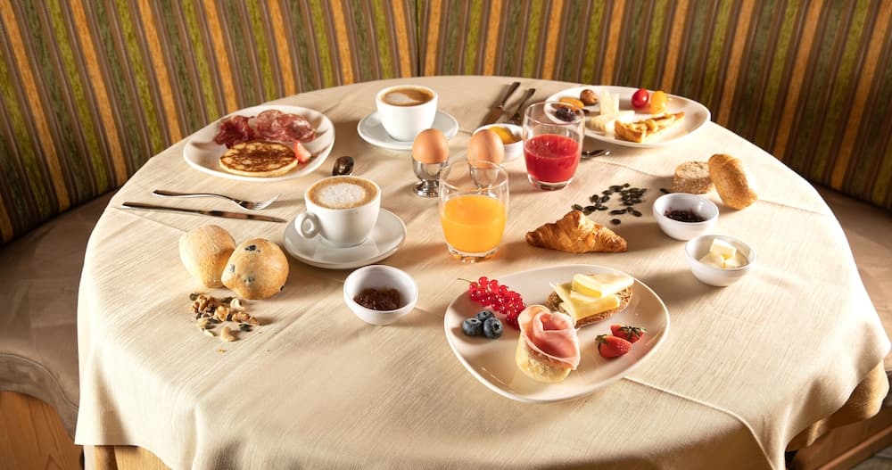 Breakfast meal