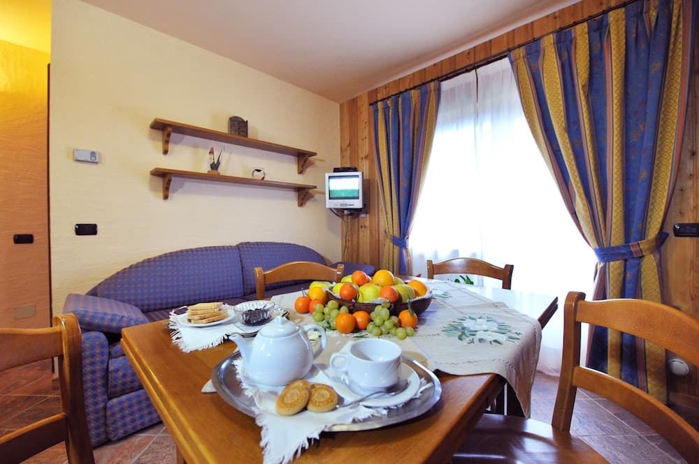 Room service - dining