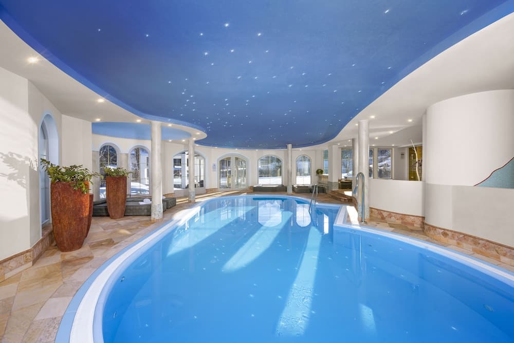 Exercise/lap pool
