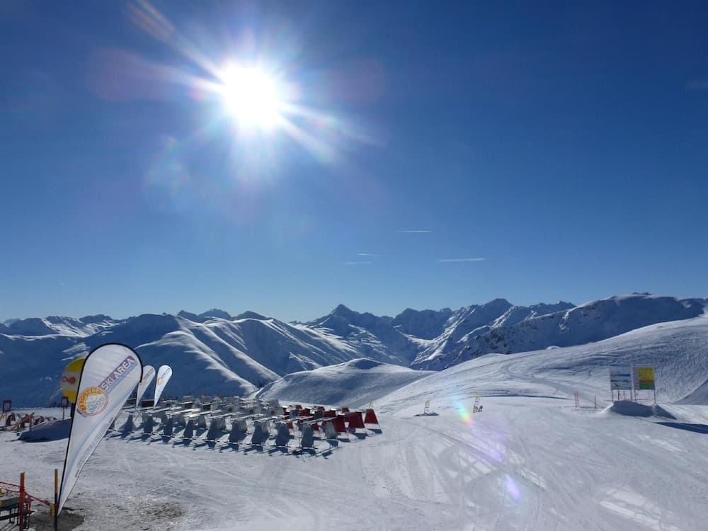Snow and ski sports