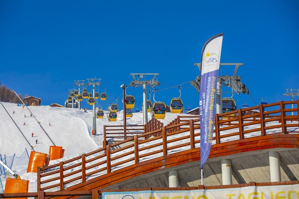 Snow and ski sports