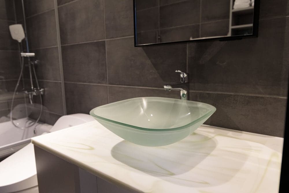 Bathroom amenities