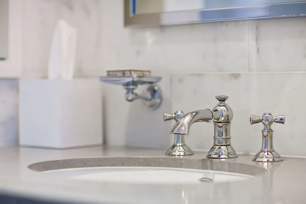 Bathroom sink