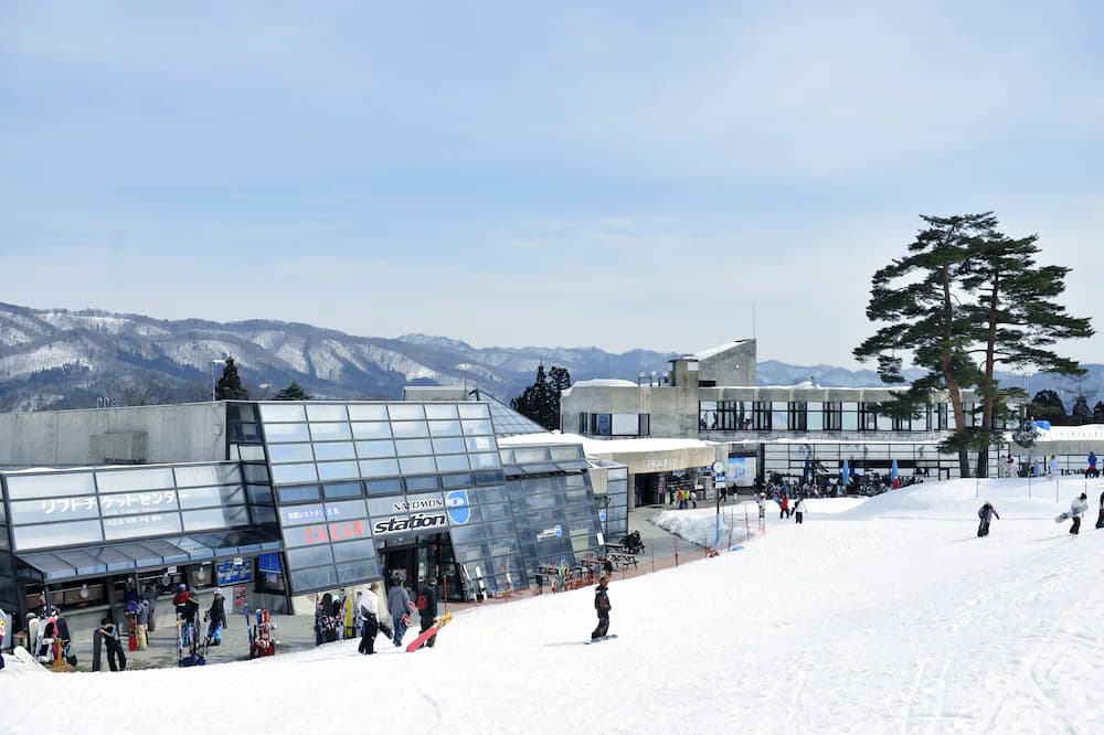 Snow and ski sports