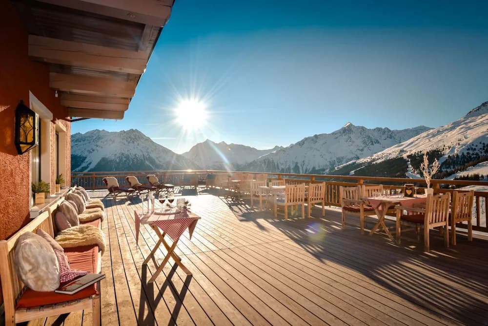 Sundeck