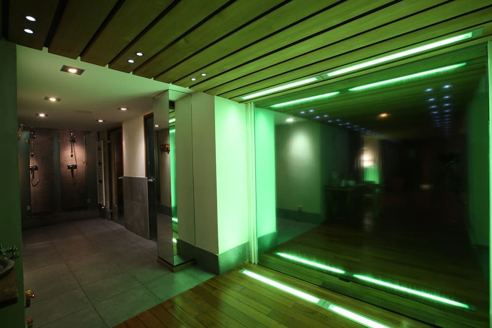 Steam room