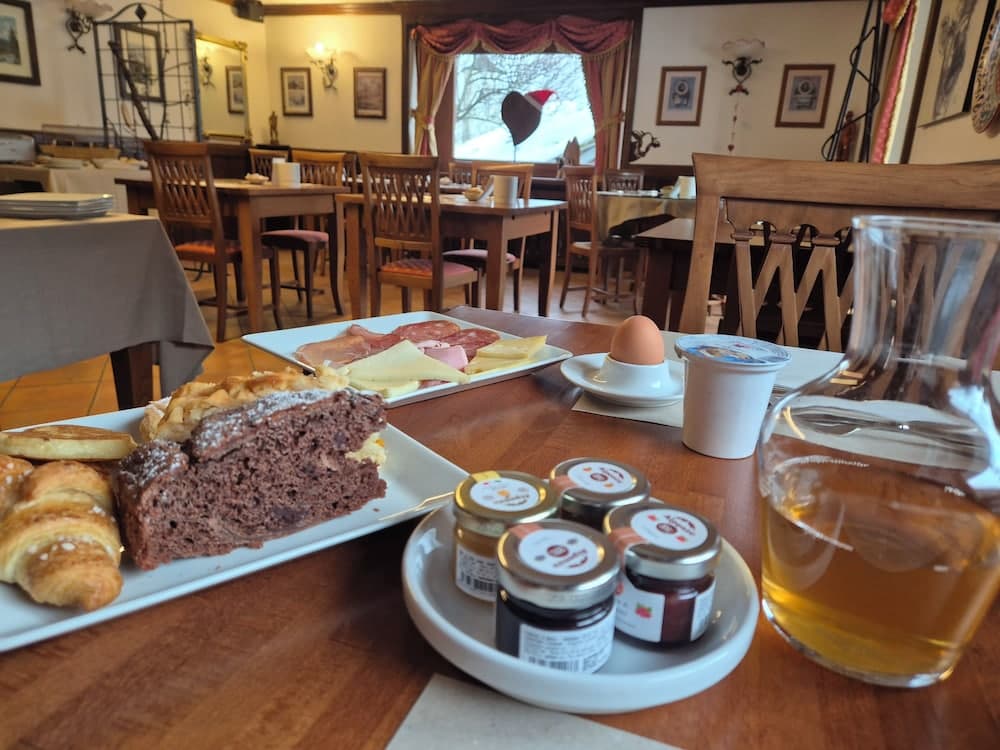 Breakfast area