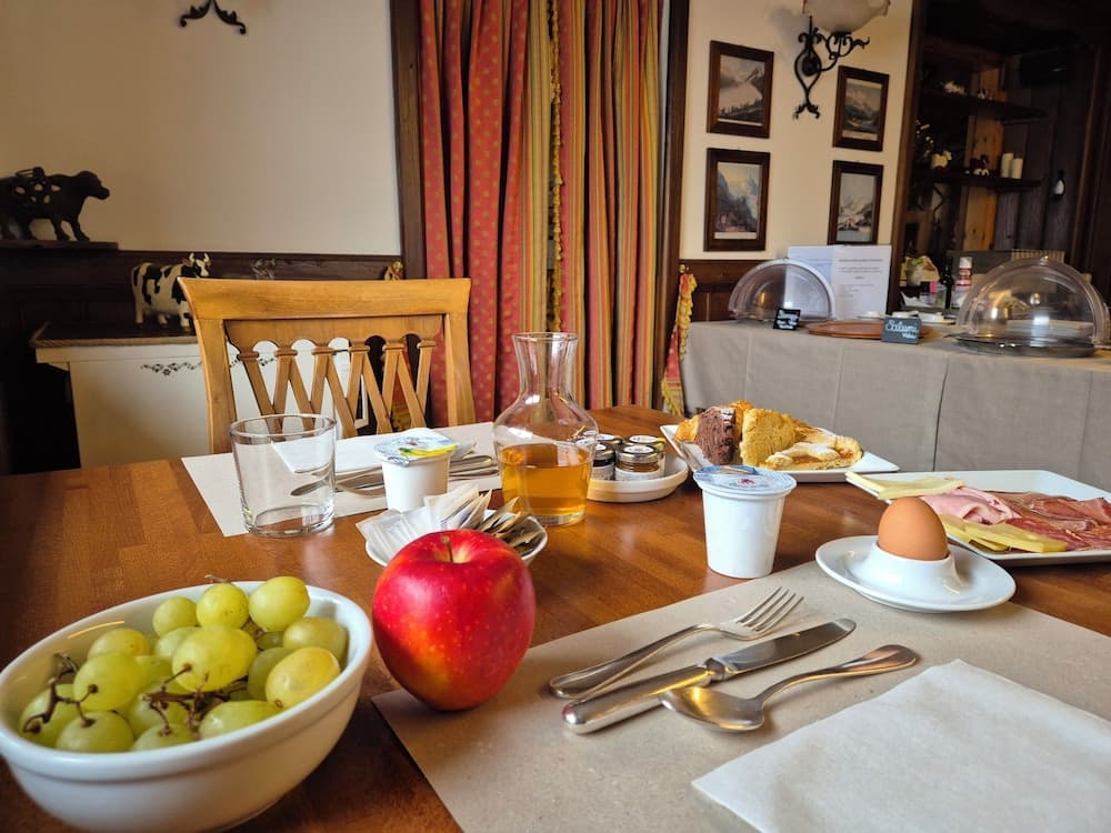 Breakfast area