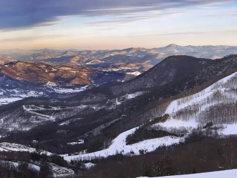 5 Best Ski Resorts in California, 2023/24